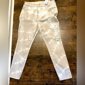 New! Old Navy Super Skinny Rockstar jeans- Size XL. Tan and White Tie-dye